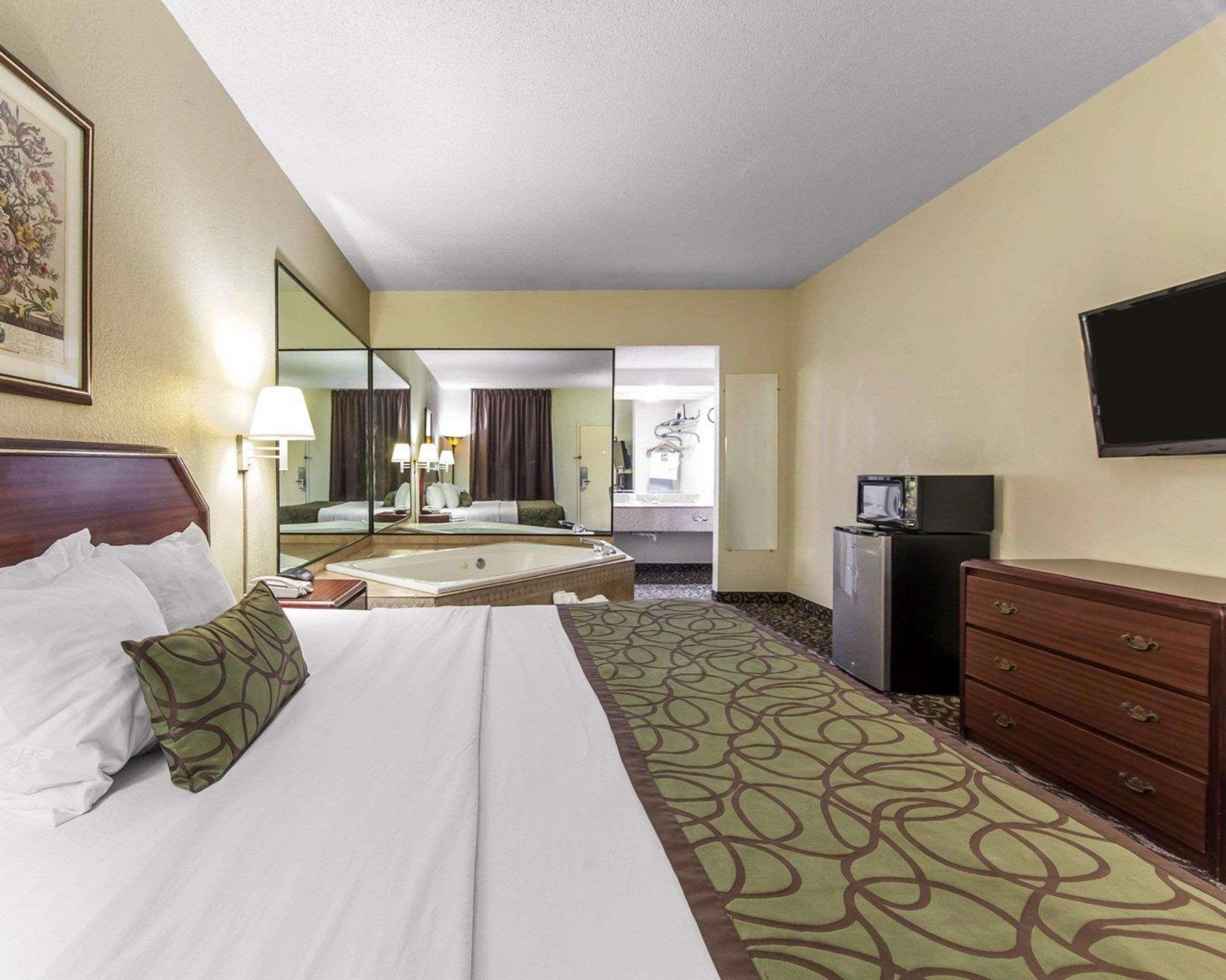 Quality Inn Downtown Джонсон Сити Экстерьер фото